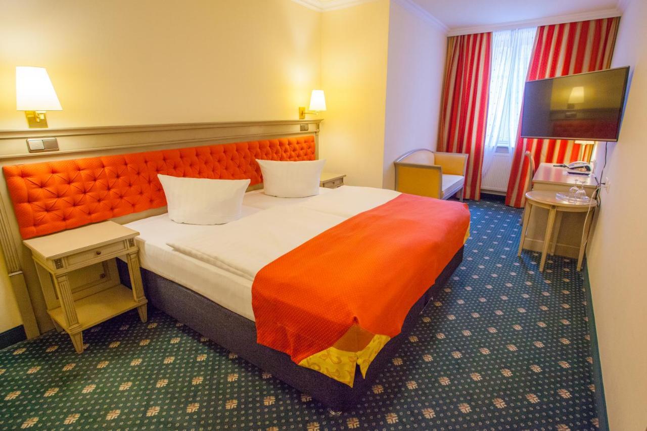 Stadthotel Herzog Ludwig Λάντσχουτ Εξωτερικό φωτογραφία